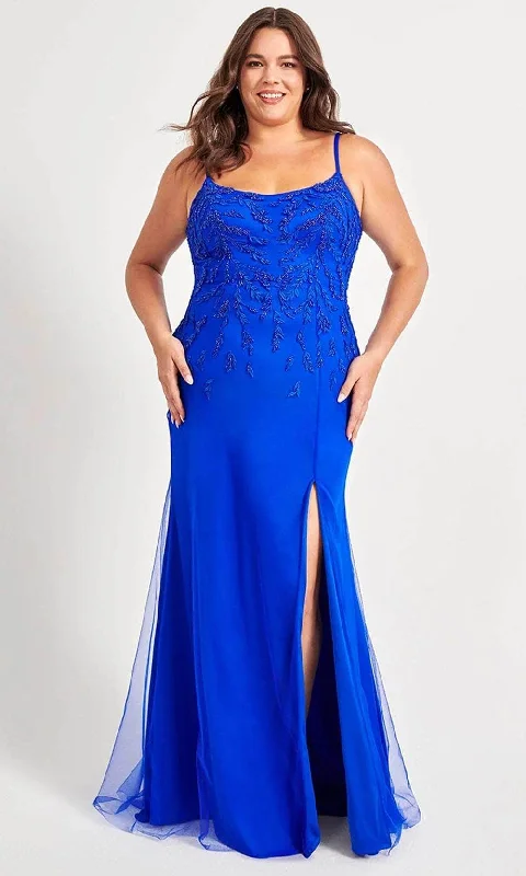 Premium Fabrics Faviana 9559 - Beaded Lace Scoop Prom Gown