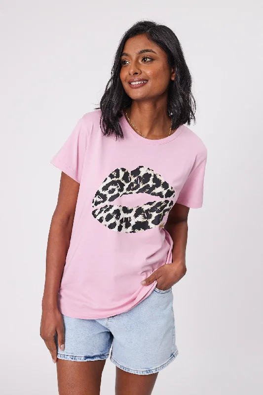 Budget-Friendly Fashion Stella + Gemma T-Shirt Pink With Leopard Lips