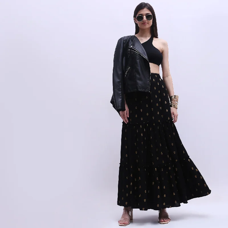 Bold Fashion Flare Fit Mid Rise Skirt