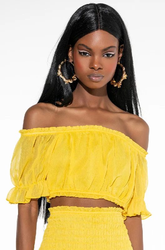 Exclusive Discounts DELILAH OFF THE SHOULDER CROP TOP