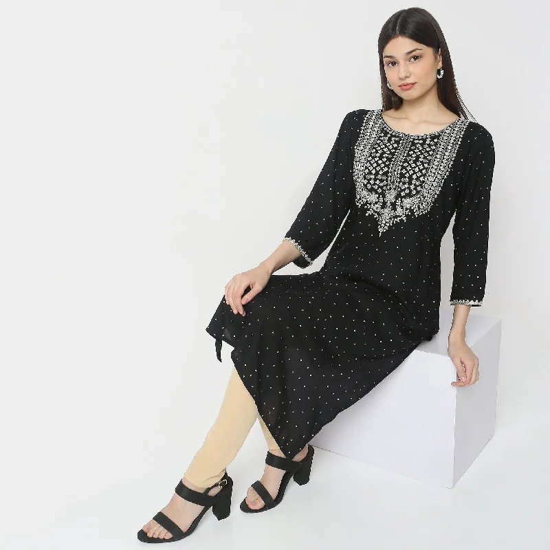 Online Boutique Stores Straight Fit Embroidered Kurta