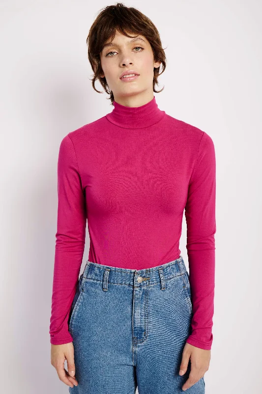 Casual Chic Basic Longsleeve Polo in Raspberry